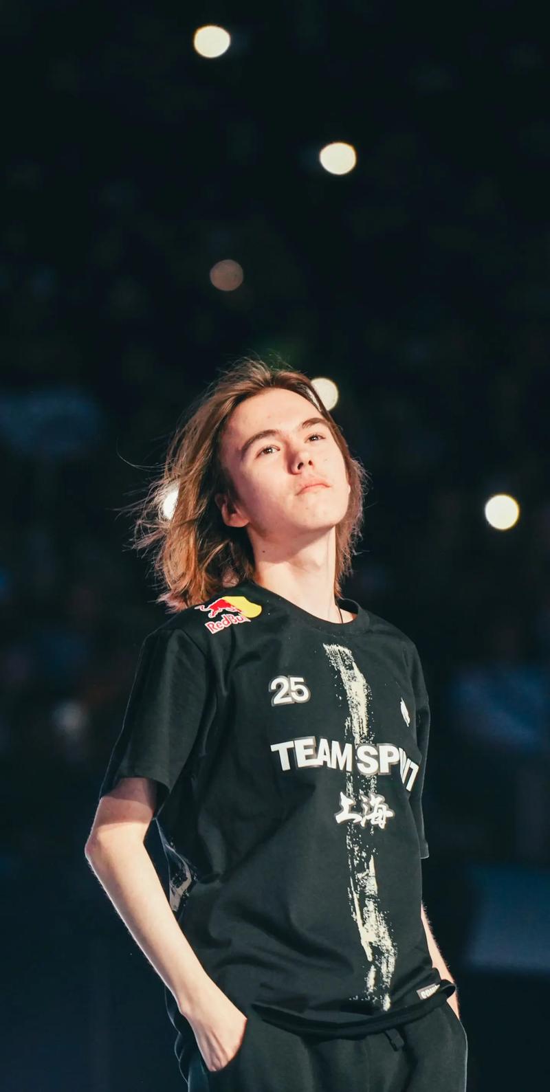 GimGoon 's Alora表现不佳， LANGX 's Gnar表现出色，SG赢得了第一局。